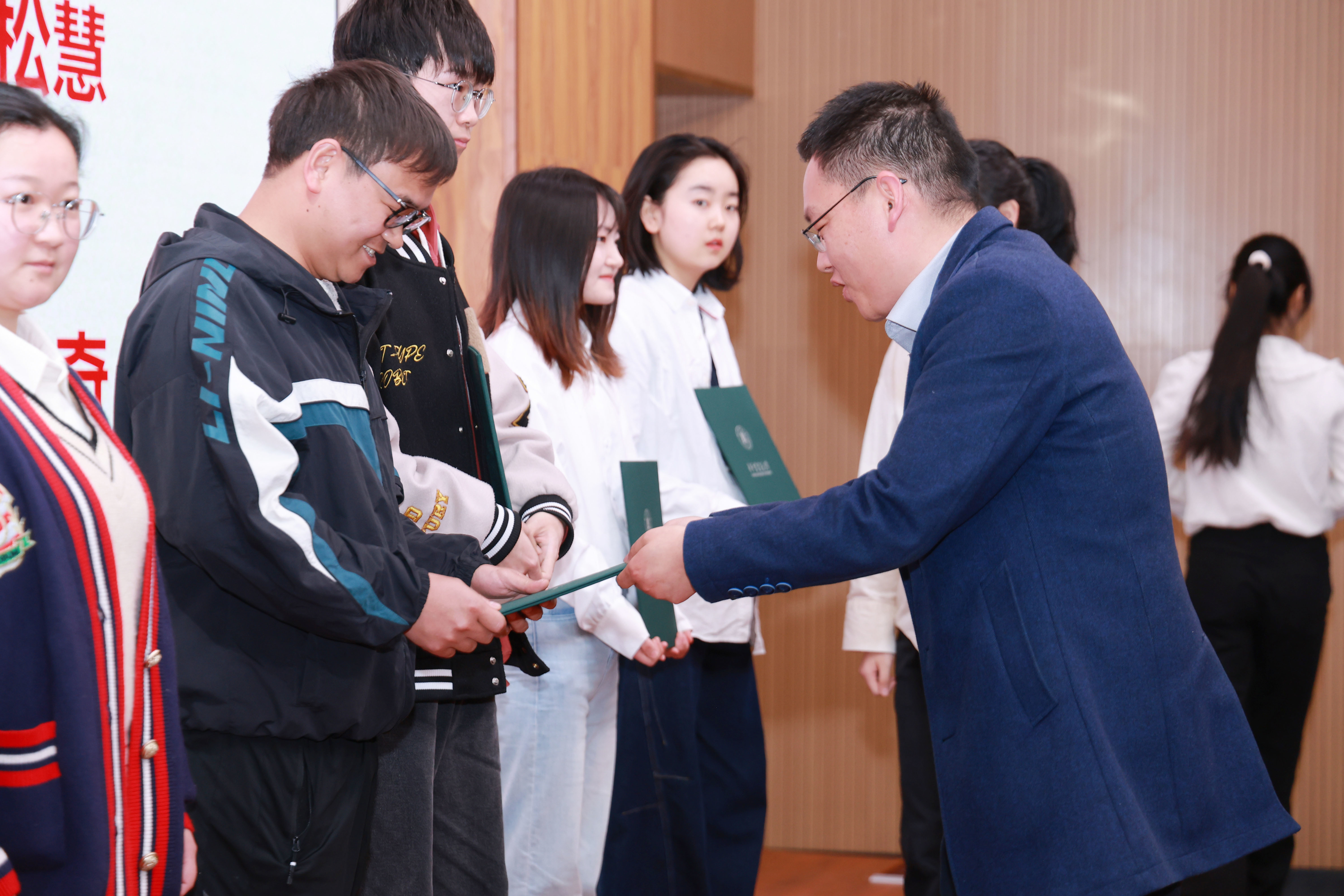 j9九游老哥天行健奖学金颁奖特辑 | 以科技守护碧水，育青年创新未来